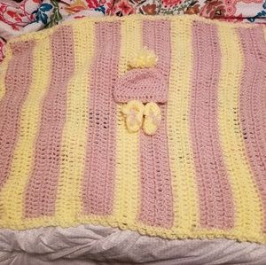 Hand made newborn crochet set